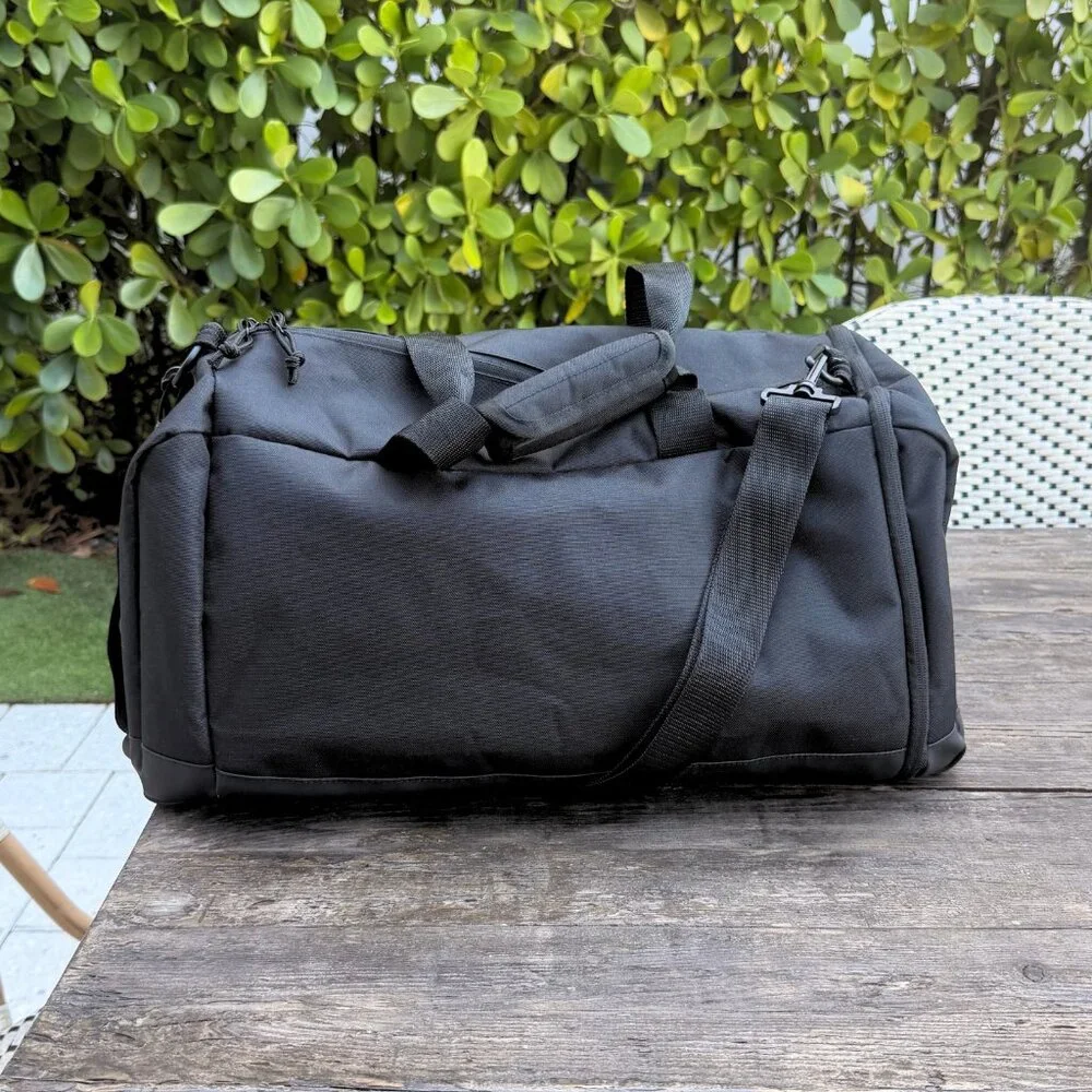 John Deere Large Duffel Travel Bag LOGO Black Never Used Excellent Condition - Picture 5 of 11